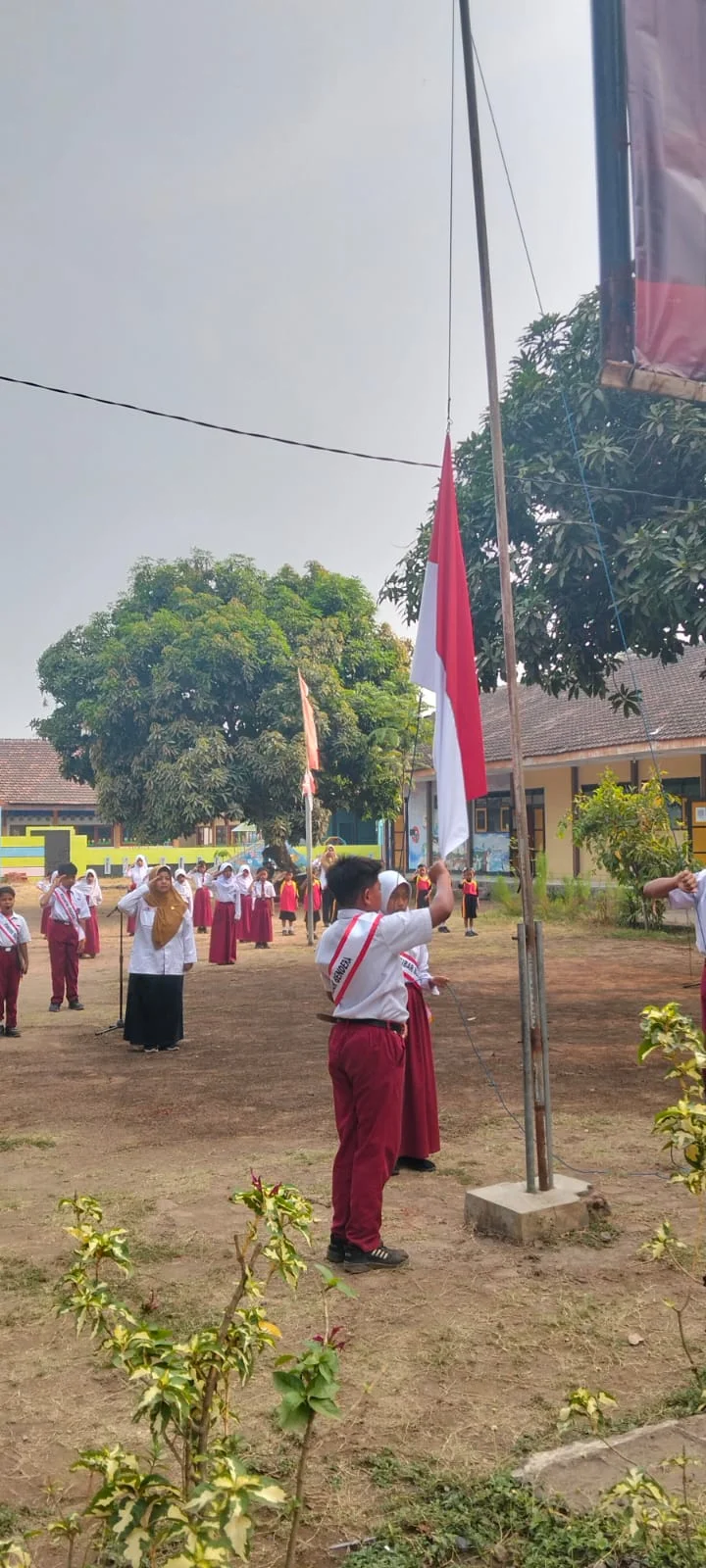 UPACARA BENDARA DALAM RANGKA SUMPAH PEMUDA