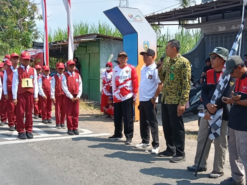 LOMBA GERAK JALAN TINGKAT SD/MI KECAMATAN ASEMBAGUS