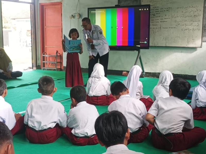 KEGIATAN HARLIPA (LITERASI RABU PAGI)